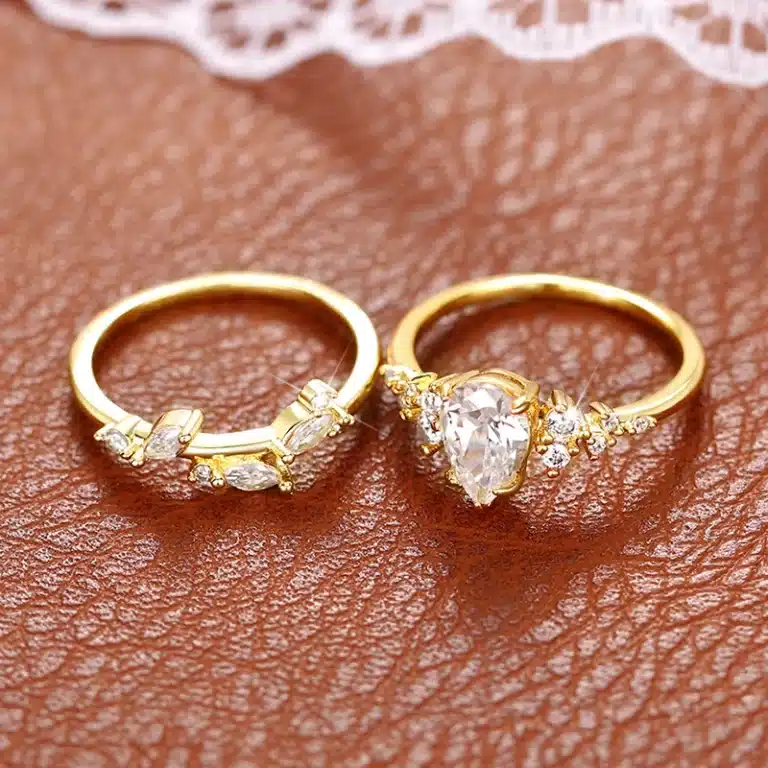 Bague femme fleur dorée pierre et goutte 5