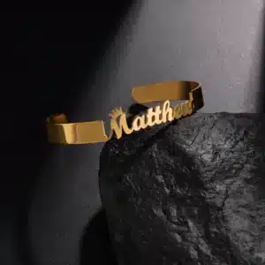 Bracelet femme doré personnalisé manchette pleine 1