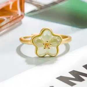 Bague femme dorée étoile nacrée 1