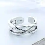 Bague croisée tendance pour femme 1