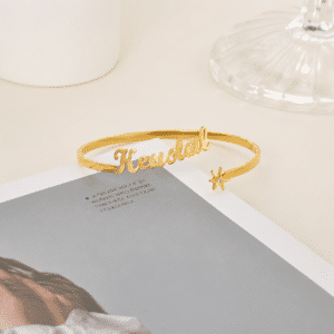 Bracelet jonc prénom doré étoile